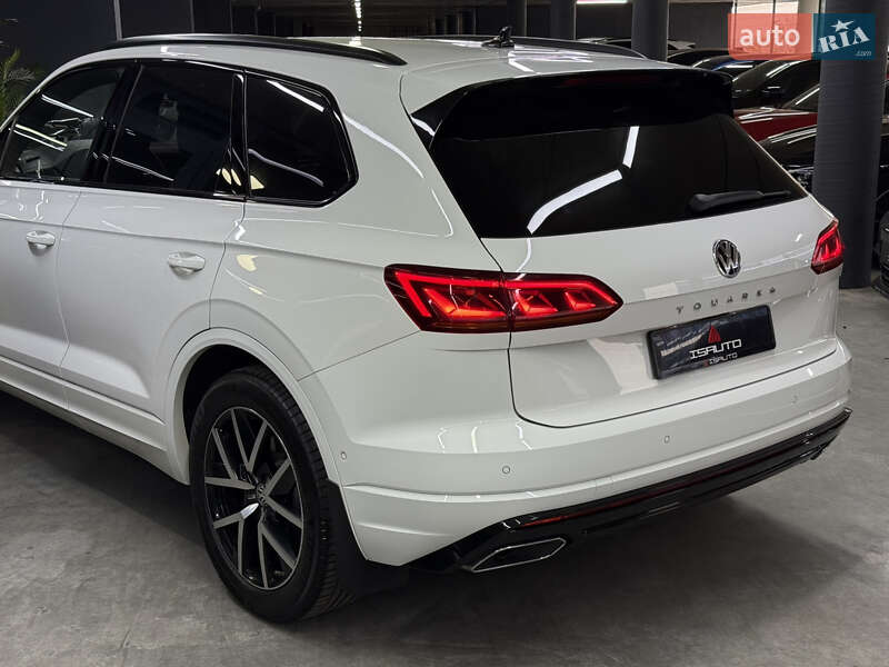 Позашляховик / Кросовер Volkswagen Touareg 2019 в Одесі