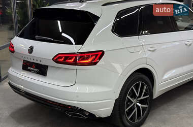Внедорожник / Кроссовер Volkswagen Touareg 2019 в 