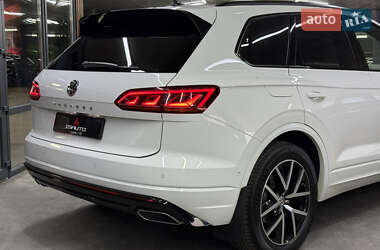 Внедорожник / Кроссовер Volkswagen Touareg 2019 в 