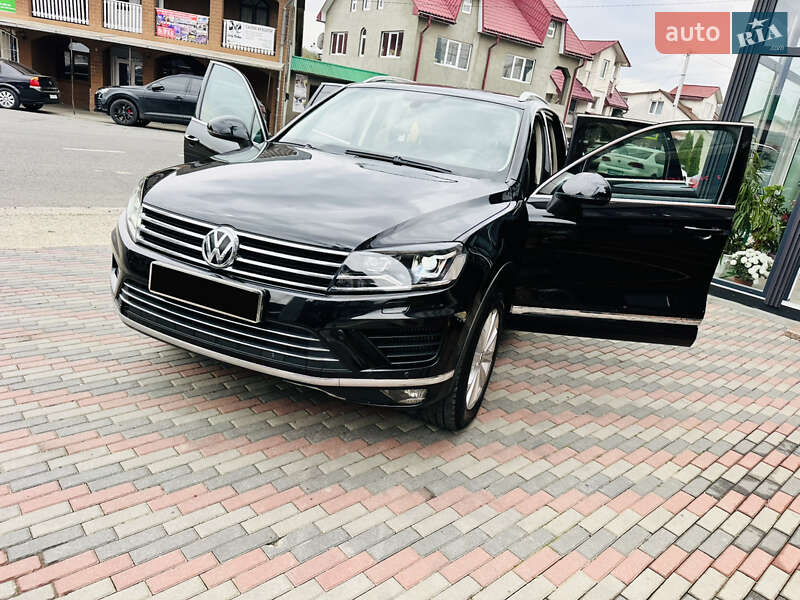 Внедорожник / Кроссовер Volkswagen Touareg 2015 в Грушево