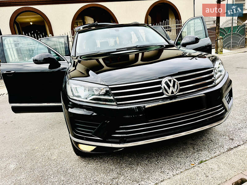 Внедорожник / Кроссовер Volkswagen Touareg 2015 в Грушево