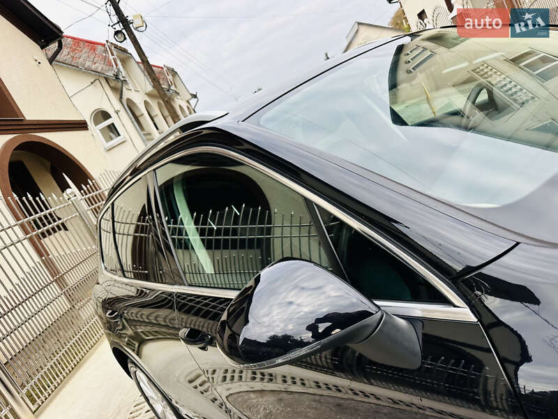 Внедорожник / Кроссовер Volkswagen Touareg 2015 в Грушево