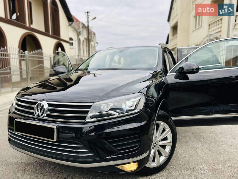 Внедорожник / Кроссовер Volkswagen Touareg 2015 в Грушево