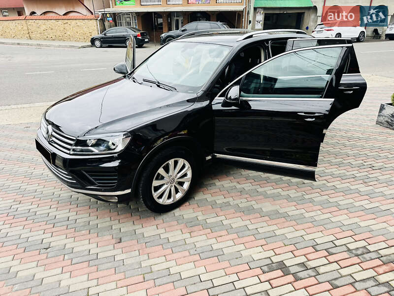 Внедорожник / Кроссовер Volkswagen Touareg 2015 в Грушево