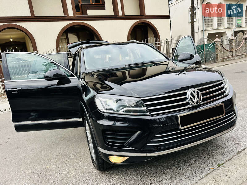 Внедорожник / Кроссовер Volkswagen Touareg 2015 в Грушево