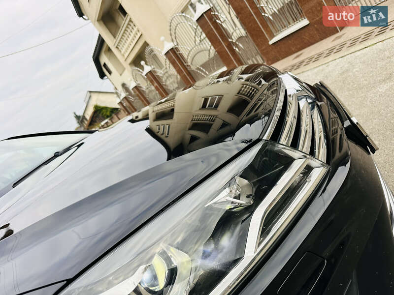 Внедорожник / Кроссовер Volkswagen Touareg 2015 в Грушево