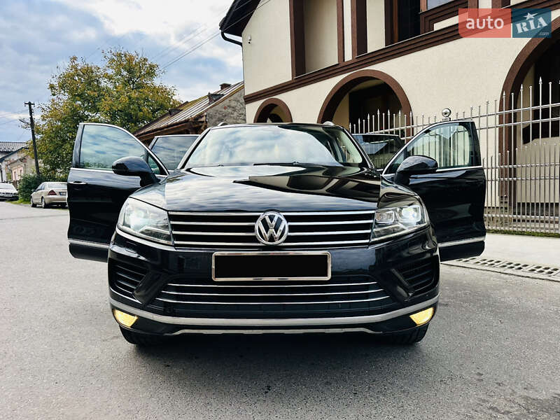 Внедорожник / Кроссовер Volkswagen Touareg 2015 в Грушево