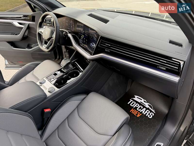 Внедорожник / Кроссовер Volkswagen Touareg 2023 в Киеве