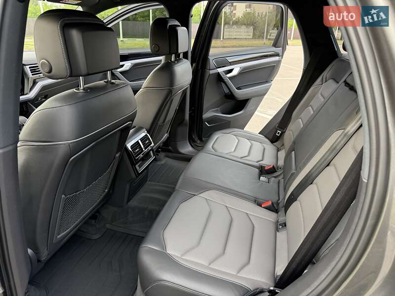 Внедорожник / Кроссовер Volkswagen Touareg 2023 в Киеве