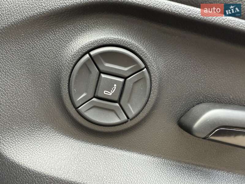 Внедорожник / Кроссовер Volkswagen Touareg 2023 в Киеве