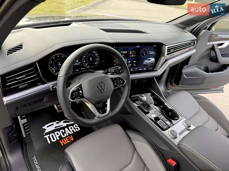 Внедорожник / Кроссовер Volkswagen Touareg 2023 в Киеве