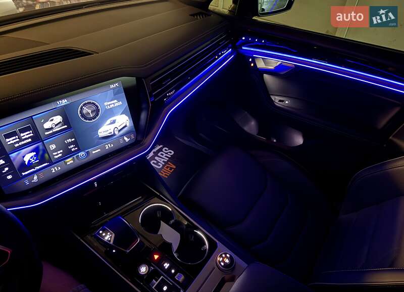 Внедорожник / Кроссовер Volkswagen Touareg 2023 в Киеве