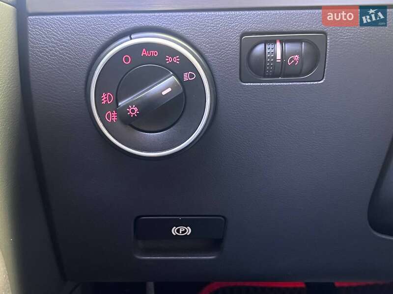 Внедорожник / Кроссовер Volkswagen Touareg 2008 в Киеве