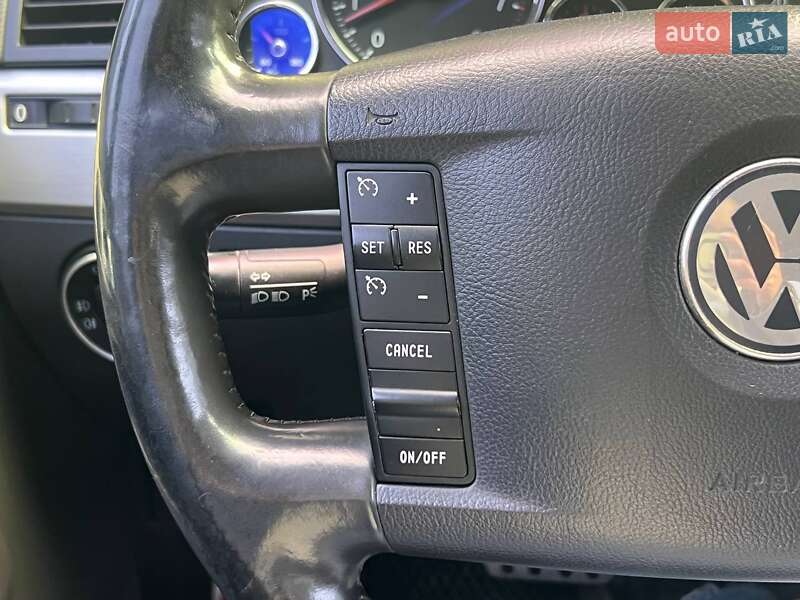 Внедорожник / Кроссовер Volkswagen Touareg 2008 в Киеве