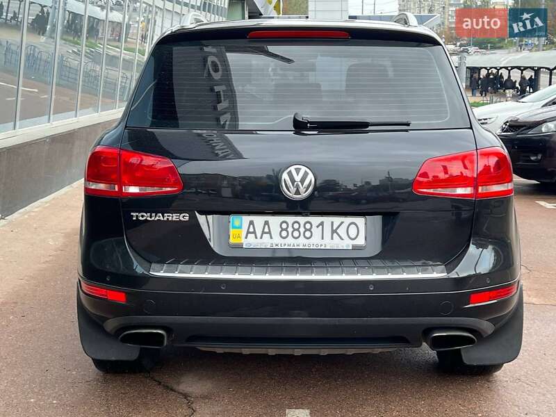 Позашляховик / Кросовер Volkswagen Touareg 2012 в Києві