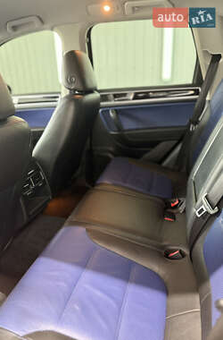 Позашляховик / Кросовер Volkswagen Touareg 2012 в 