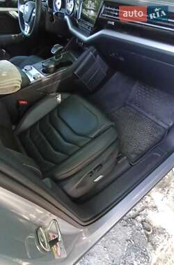 Внедорожник / Кроссовер Volkswagen Touareg 2020 в 