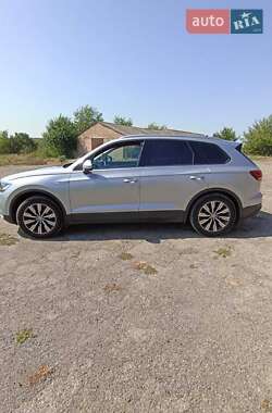 Внедорожник / Кроссовер Volkswagen Touareg 2020 в 