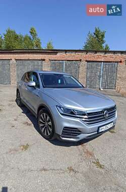 Внедорожник / Кроссовер Volkswagen Touareg 2020 в 