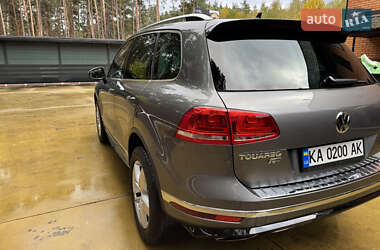 Внедорожник / Кроссовер Volkswagen Touareg 2015 в 