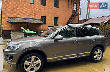Внедорожник / Кроссовер Volkswagen Touareg 2015 в 