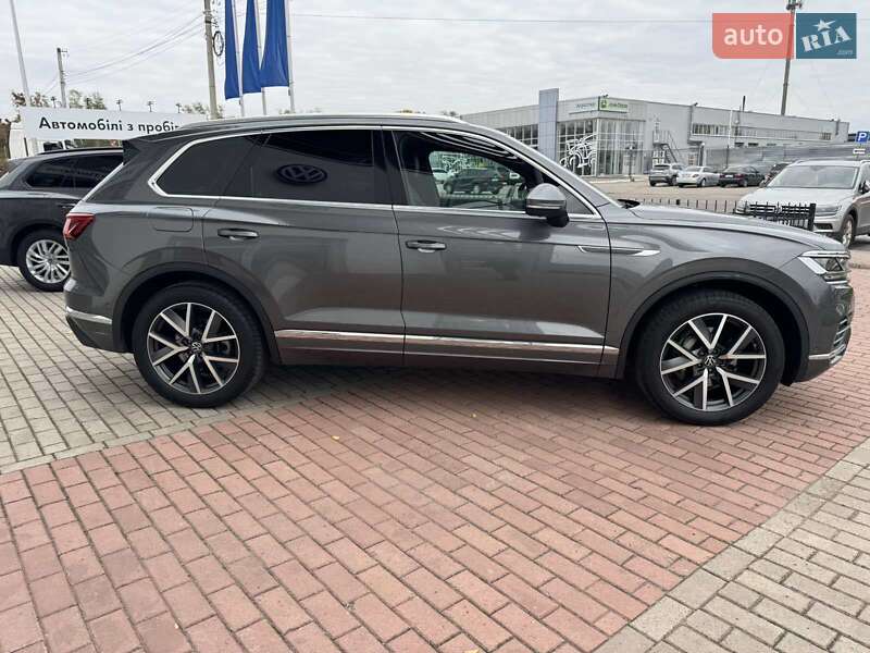 Внедорожник / Кроссовер Volkswagen Touareg 2021 в Полтаве фото 3 Внедорожник / Кроссовер Volkswagen Touareg 2021 в Полтаве