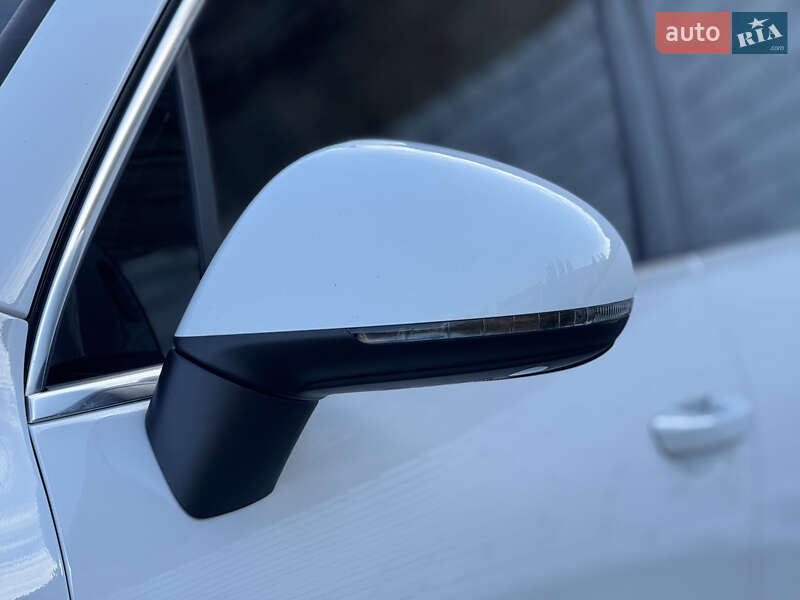 Позашляховик / Кросовер Volkswagen Touareg 2015 в Києві фото 12 Позашляховик / Кросовер Volkswagen Touareg 2015 в Києві