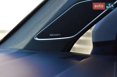 Внедорожник / Кроссовер Volkswagen Touareg 2019 в 