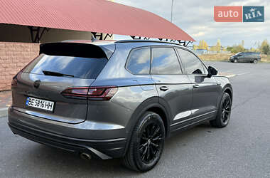 Внедорожник / Кроссовер Volkswagen Touareg 2018 в 