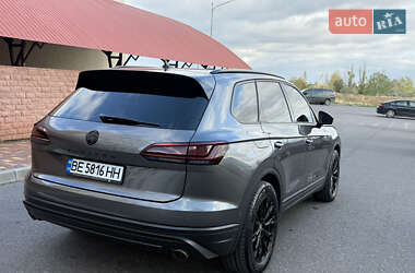 Внедорожник / Кроссовер Volkswagen Touareg 2018 в 