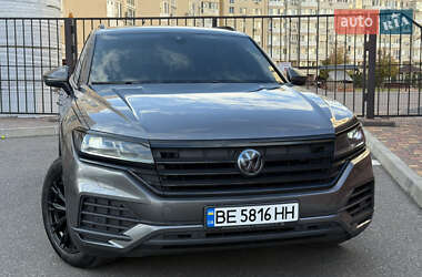 Внедорожник / Кроссовер Volkswagen Touareg 2018 в 