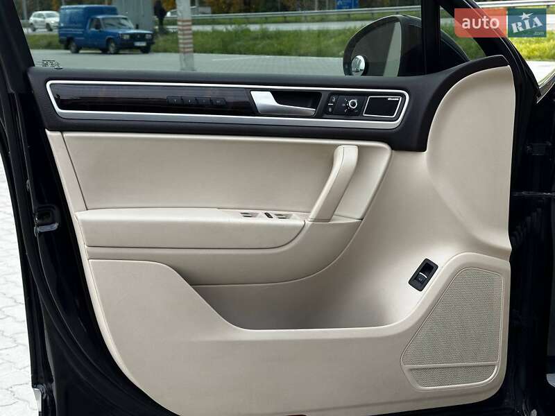Позашляховик / Кросовер Volkswagen Touareg 2012 в Львові фото 14 Позашляховик / Кросовер Volkswagen Touareg 2012 в Львові
