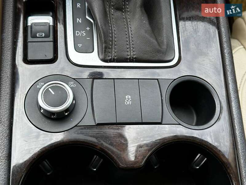 Позашляховик / Кросовер Volkswagen Touareg 2012 в Львові фото 25 Позашляховик / Кросовер Volkswagen Touareg 2012 в Львові