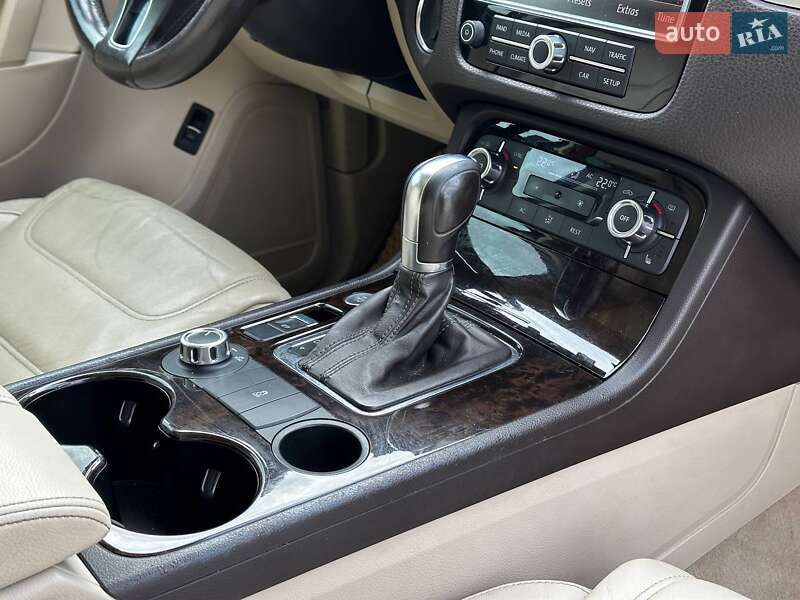 Позашляховик / Кросовер Volkswagen Touareg 2012 в Львові фото 41 Позашляховик / Кросовер Volkswagen Touareg 2012 в Львові