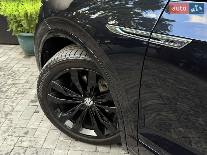 Внедорожник / Кроссовер Volkswagen Touareg 2020 в Киеве