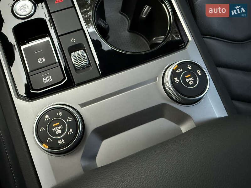 Внедорожник / Кроссовер Volkswagen Touareg 2020 в Киеве