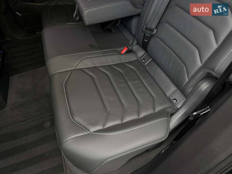 Внедорожник / Кроссовер Volkswagen Touareg 2020 в Киеве