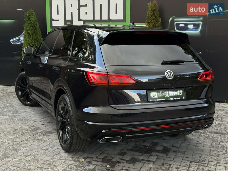 Внедорожник / Кроссовер Volkswagen Touareg 2020 в Киеве