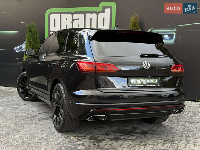 Внедорожник / Кроссовер Volkswagen Touareg 2020 в Киеве