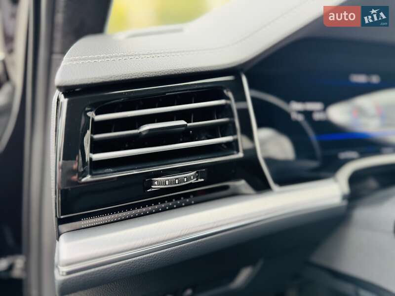 Внедорожник / Кроссовер Volkswagen Touareg 2018 в Днепре фото 44 Внедорожник / Кроссовер Volkswagen Touareg 2018 в Днепре
