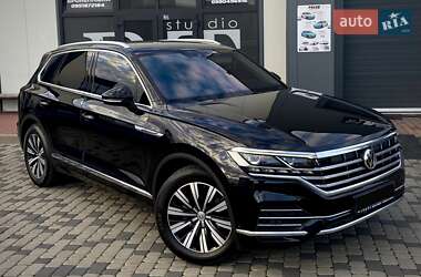 Внедорожник / Кроссовер Volkswagen Touareg 2019 в 
