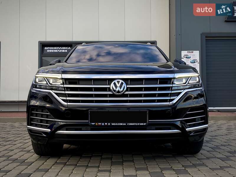 Позашляховик / Кросовер Volkswagen Touareg 2019 в Мукачевому
