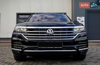 Внедорожник / Кроссовер Volkswagen Touareg 2019 в 