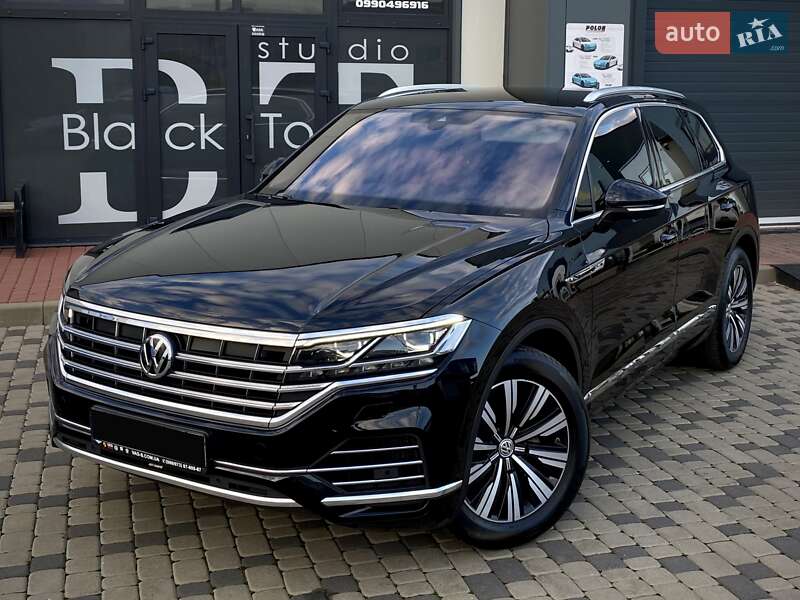 Позашляховик / Кросовер Volkswagen Touareg 2019 в Мукачевому