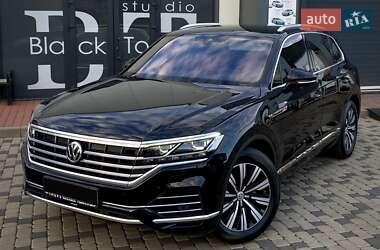Внедорожник / Кроссовер Volkswagen Touareg 2019 в 