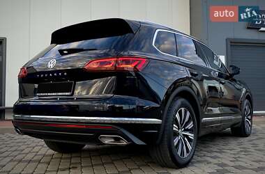 Внедорожник / Кроссовер Volkswagen Touareg 2019 в 