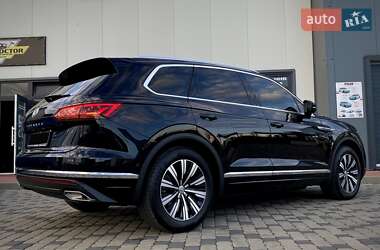 Внедорожник / Кроссовер Volkswagen Touareg 2019 в 
