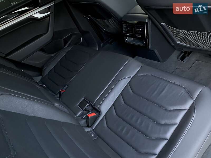 Позашляховик / Кросовер Volkswagen Touareg 2019 в Мукачевому