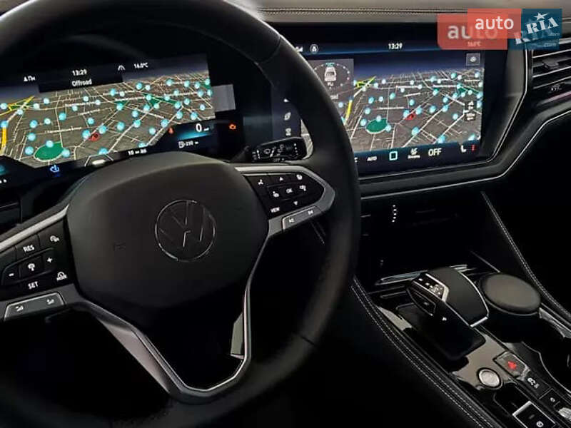 Позашляховик / Кросовер Volkswagen Touareg 2024 в Бучі