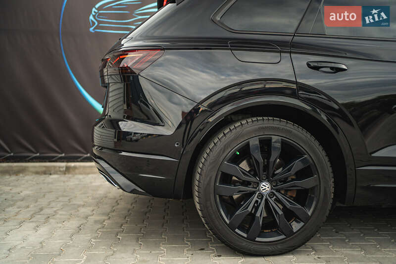 Позашляховик / Кросовер Volkswagen Touareg 2019 в Луцьку